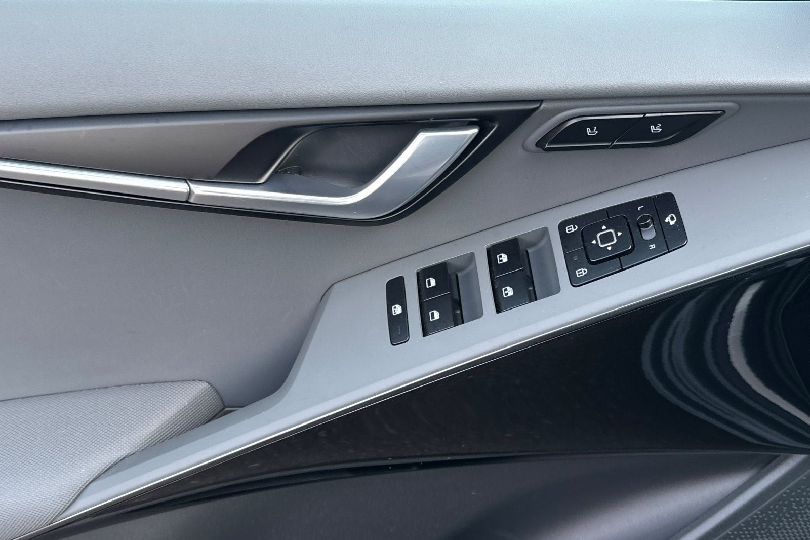 2024 Kia Niro SX