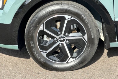 2024 Kia Niro SX