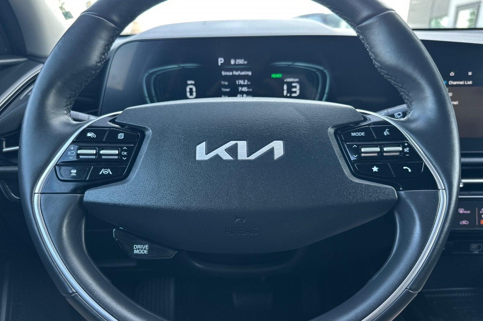 2024 Kia Niro SX