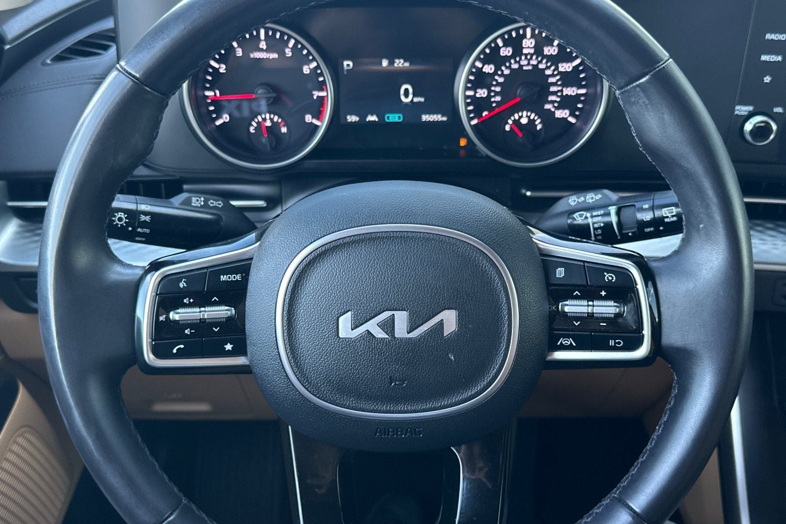 2024 Kia Carnival LX
