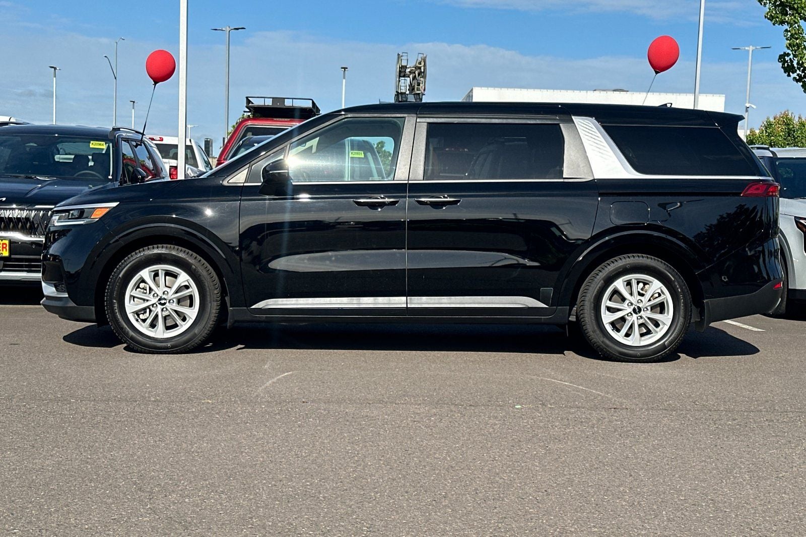 2024 Kia Carnival LX