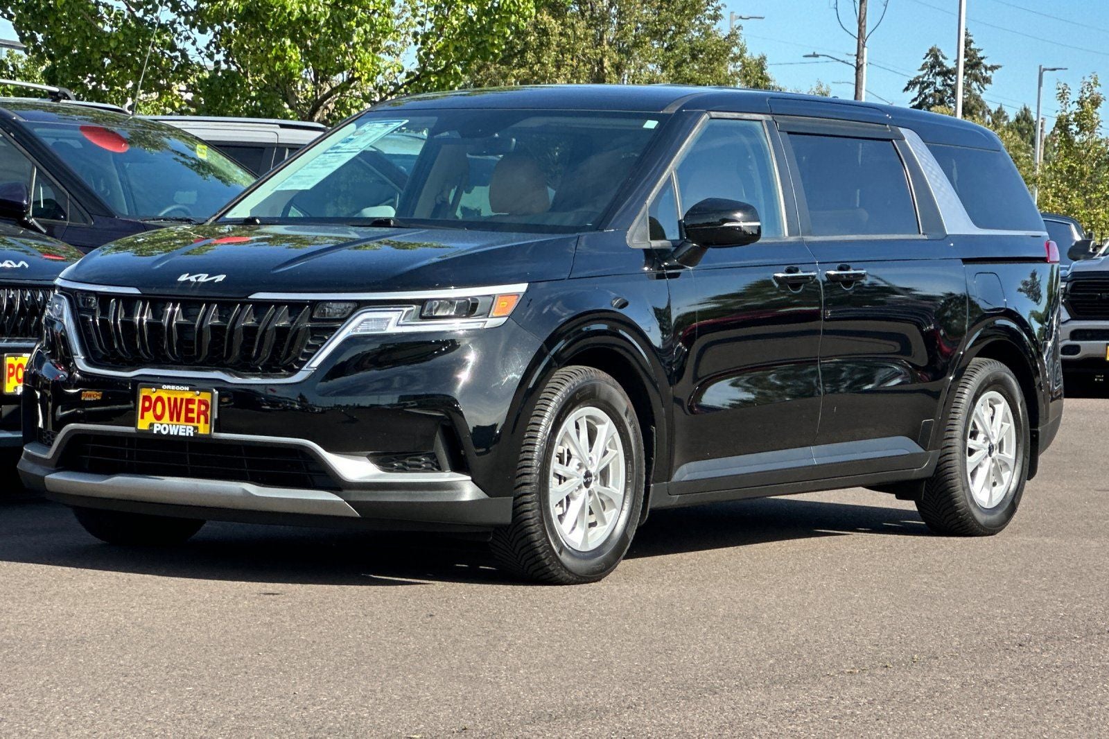 2024 Kia Carnival LX