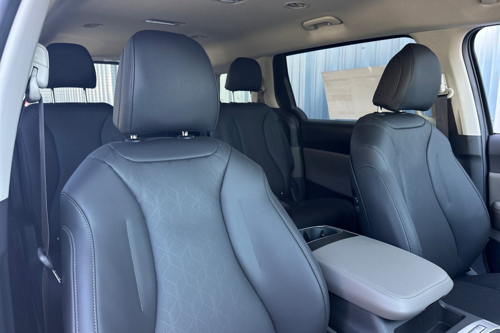 2027 Kia Carnival LXS