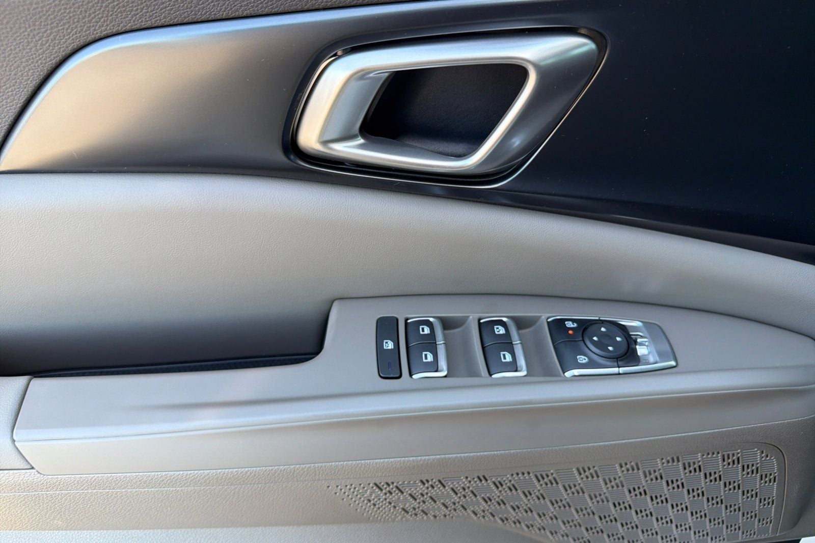 2027 Kia Carnival LXS