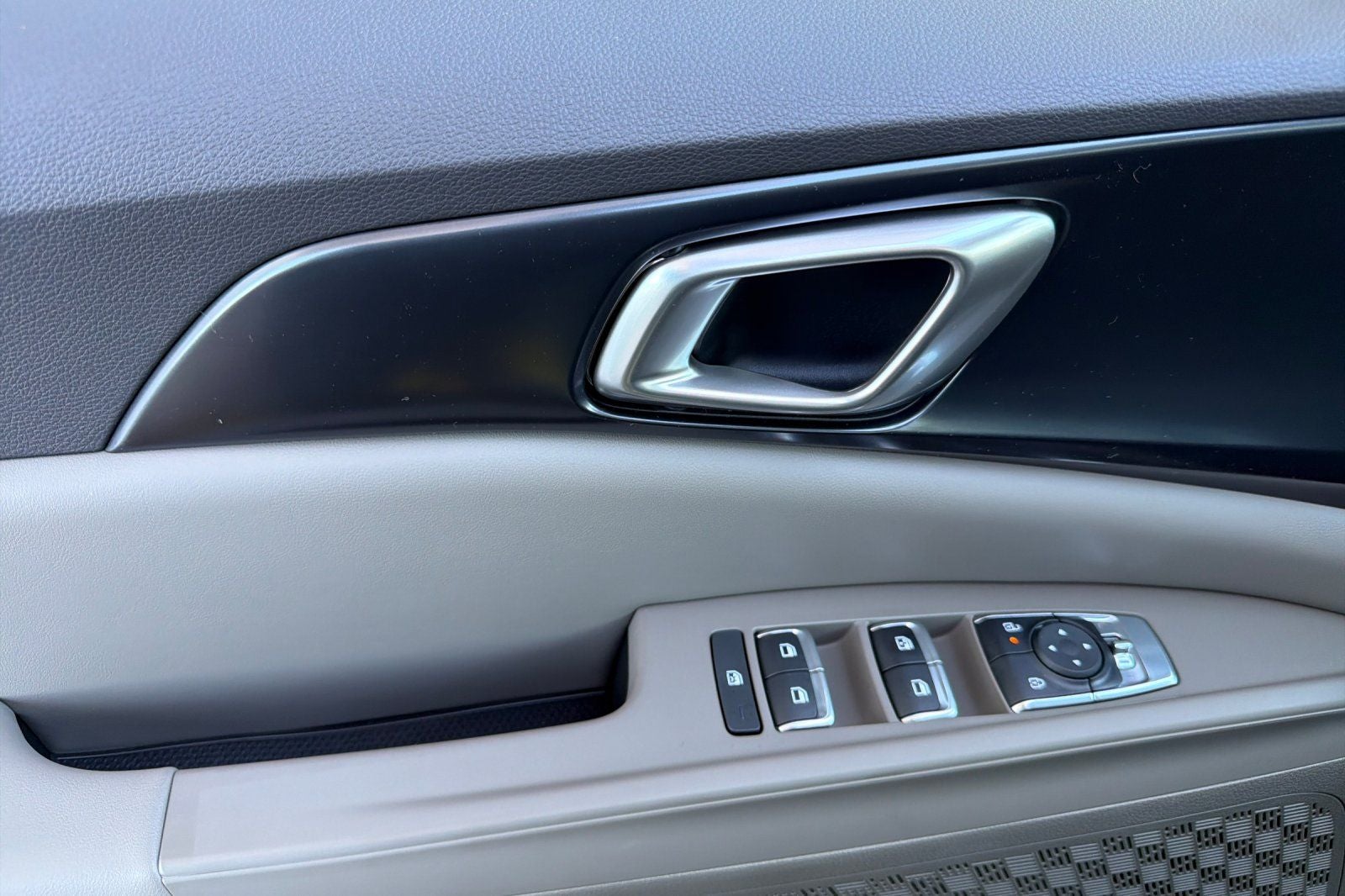 2027 Kia Carnival LX