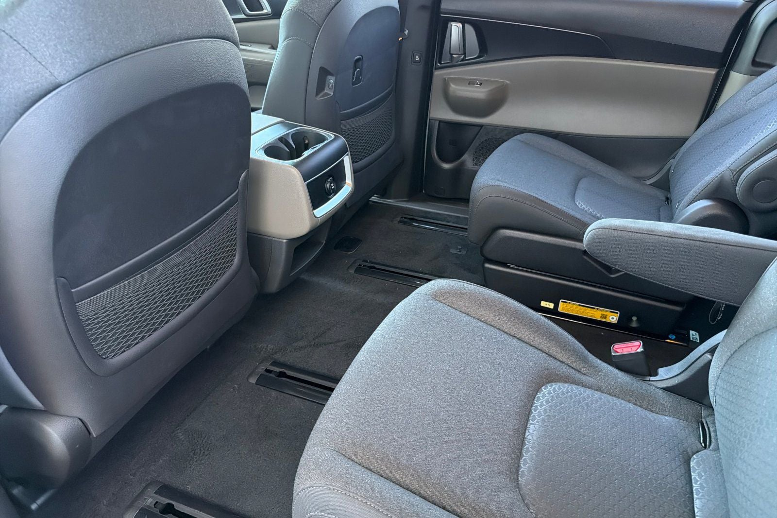 2027 Kia Carnival LX