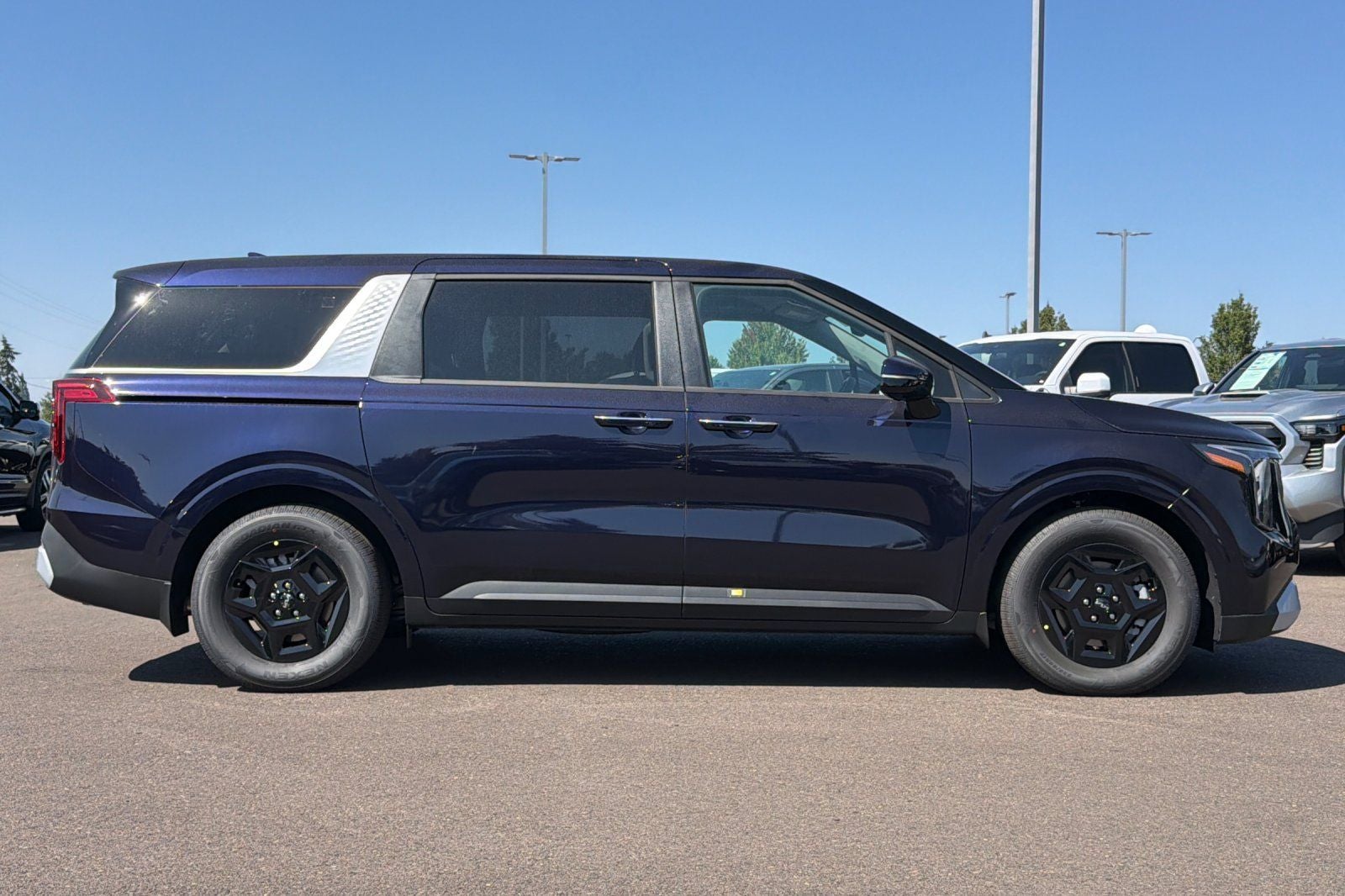 2027 Kia Carnival LXS