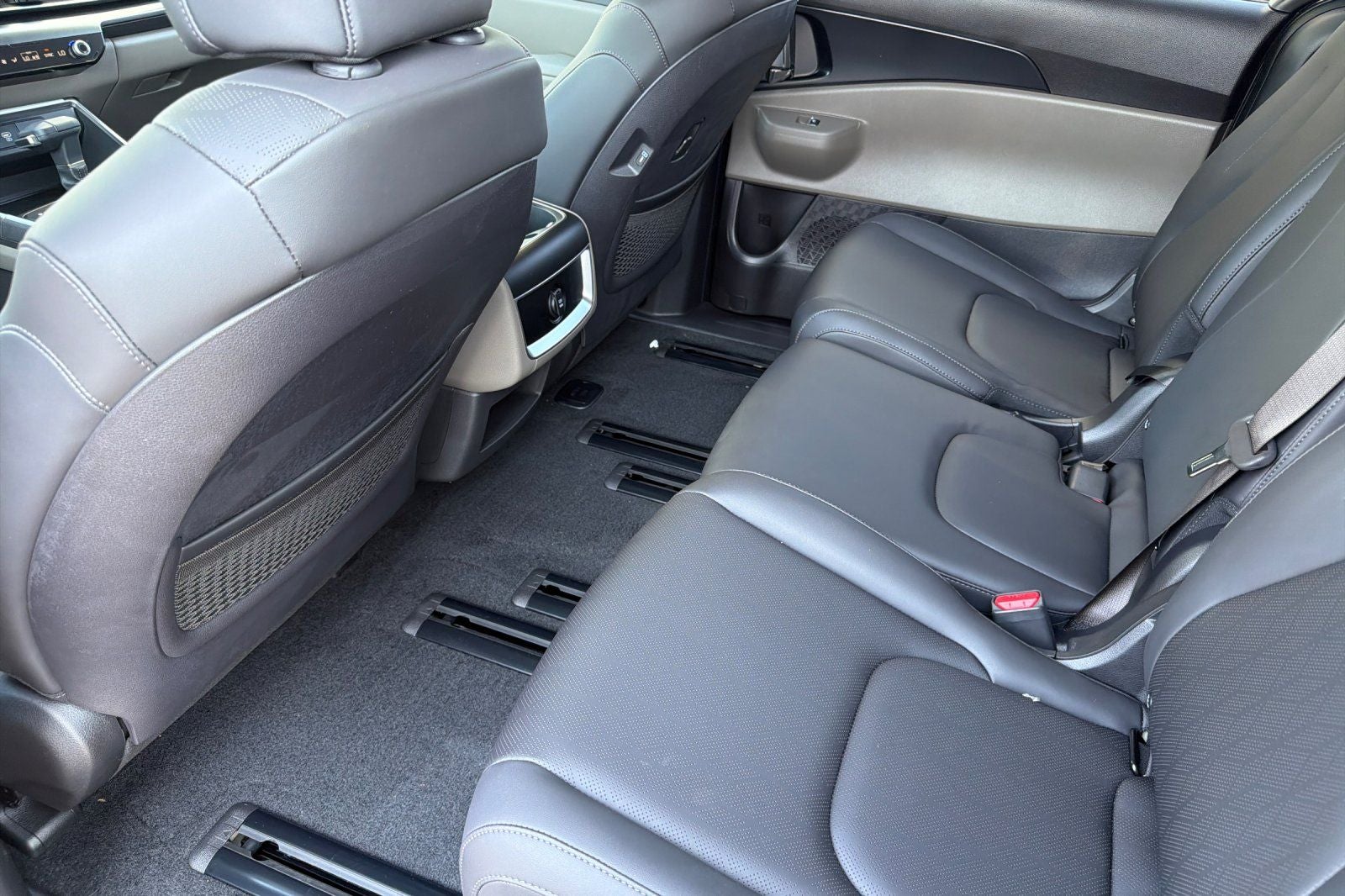 2027 Kia Carnival LXS