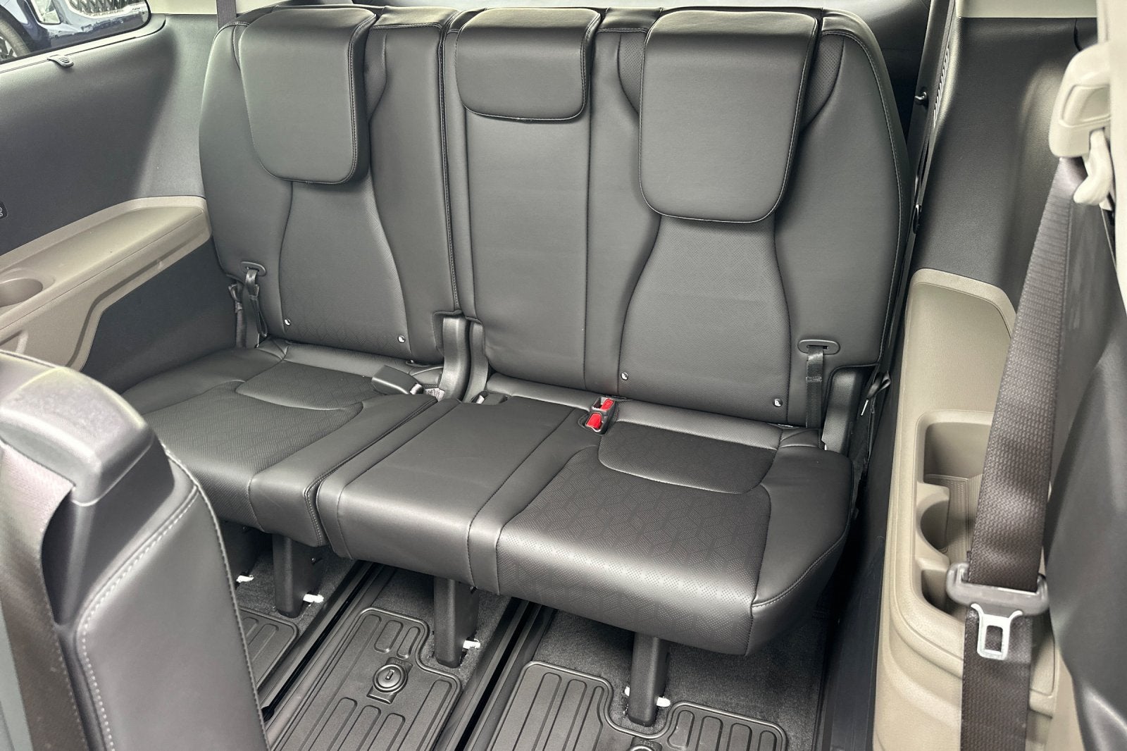 2027 Kia Carnival Hybrid LXS