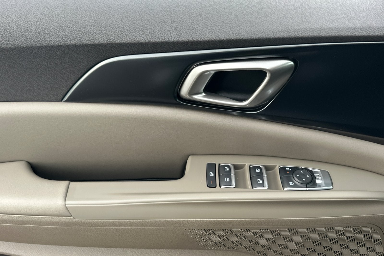 2027 Kia Carnival Hybrid LXS