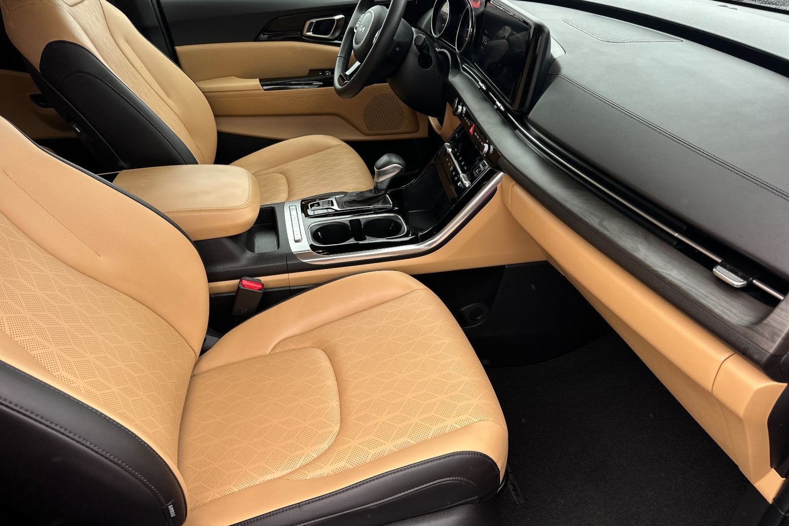 2024 Kia Carnival EX