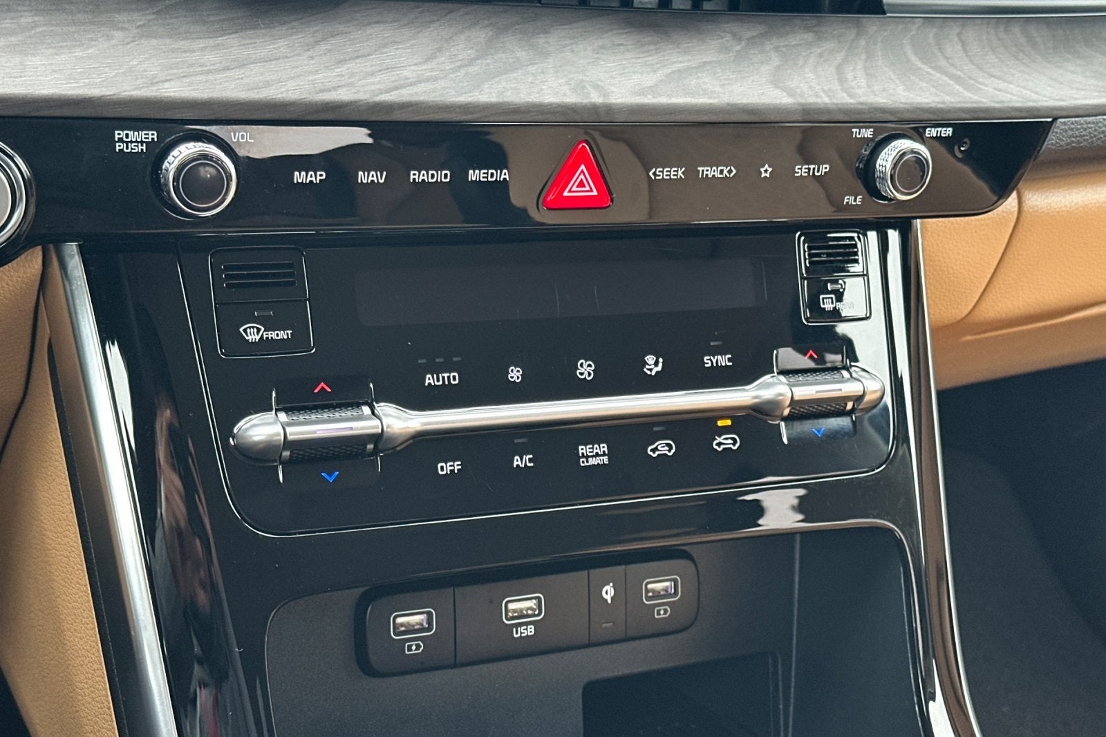 2024 Kia Carnival EX