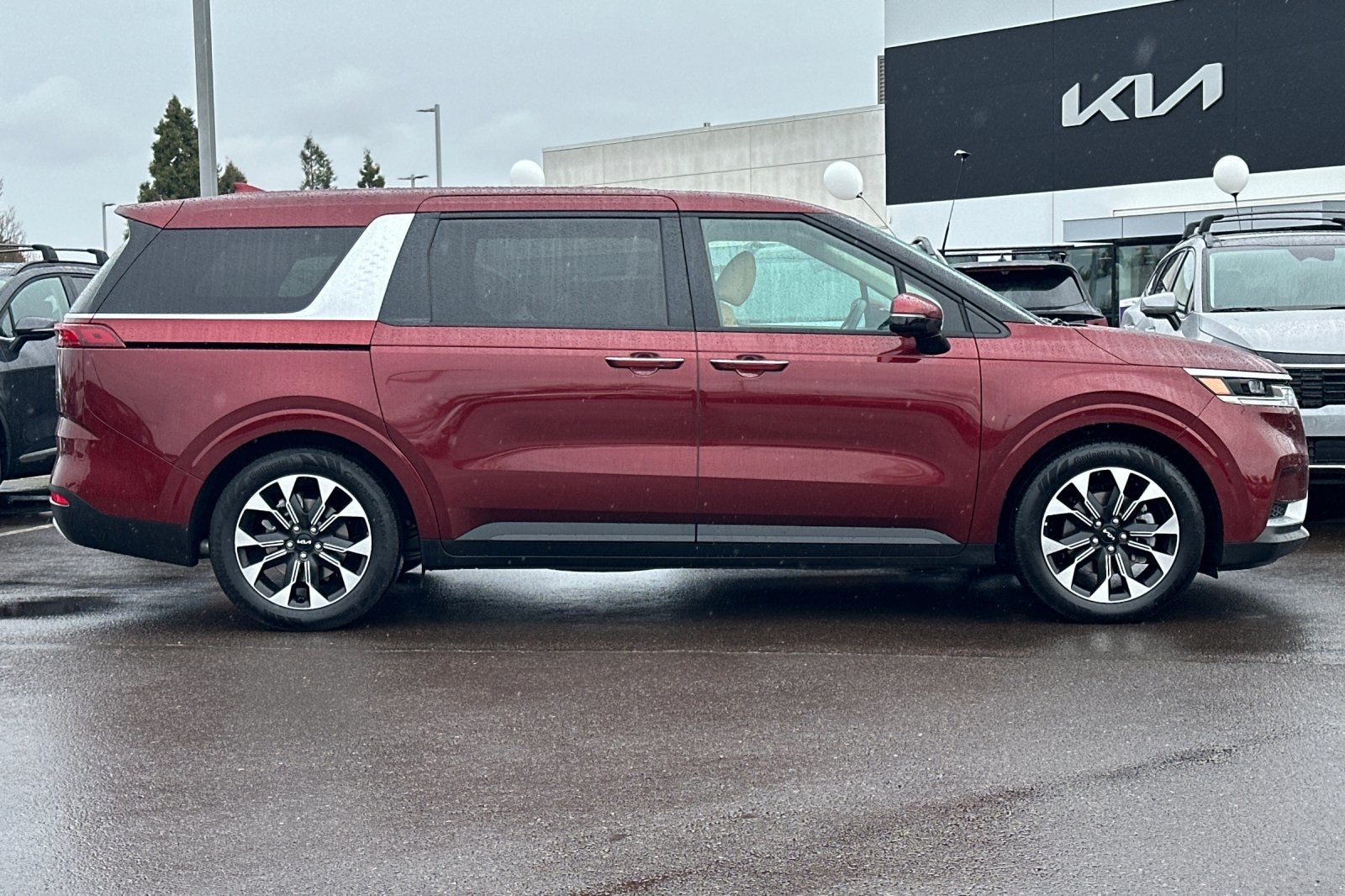 2024 Kia Carnival EX