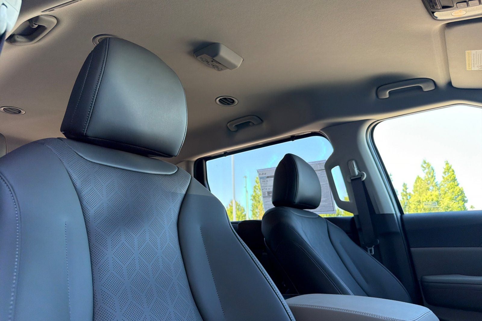 2027 Kia Carnival EX