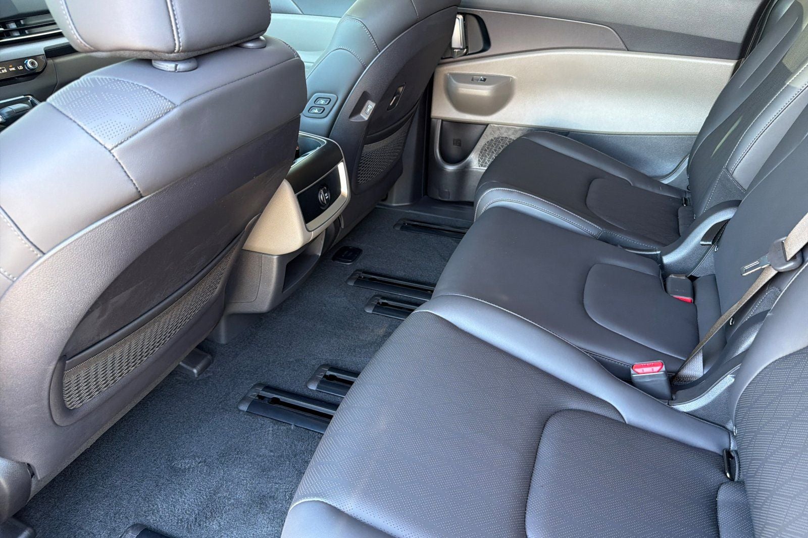 2027 Kia Carnival EX