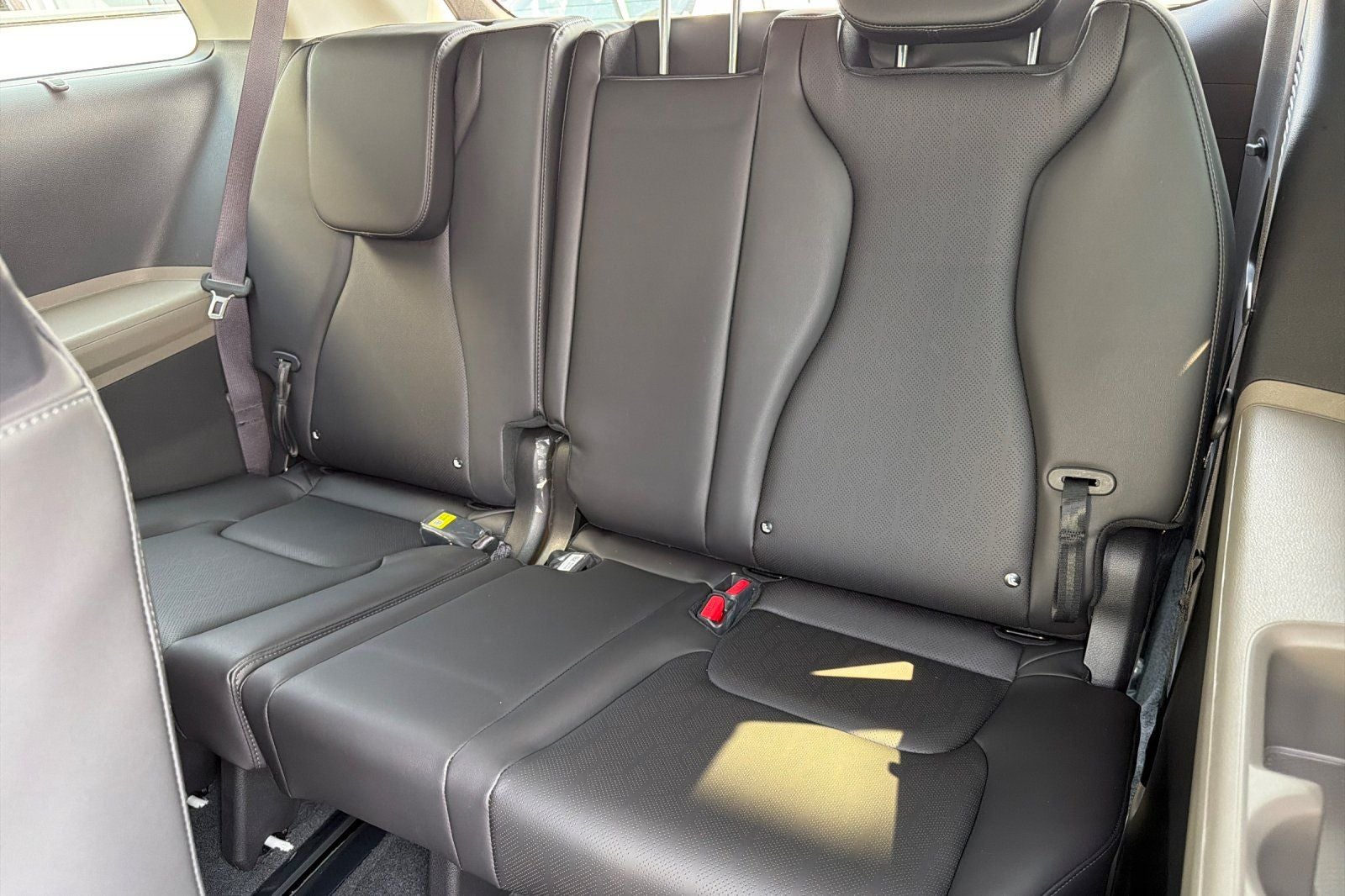 2027 Kia Carnival EX