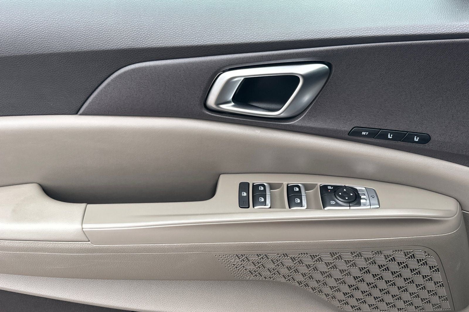 2025 Kia Carnival Hybrid EX