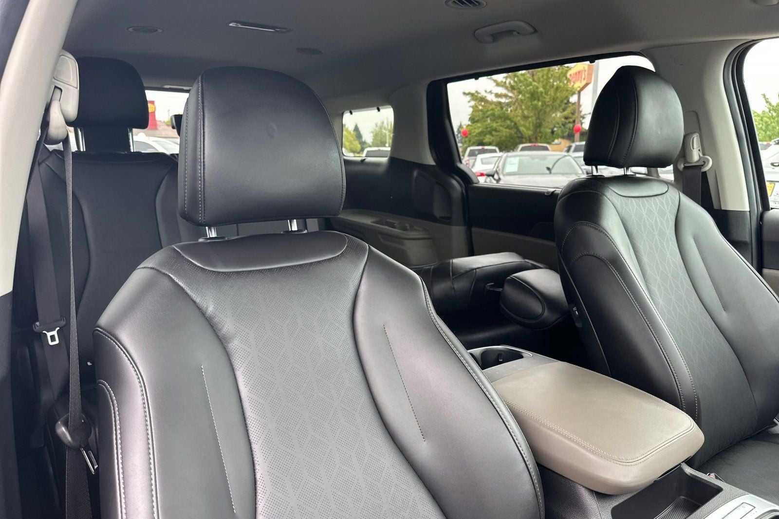 2025 Kia Carnival Hybrid EX