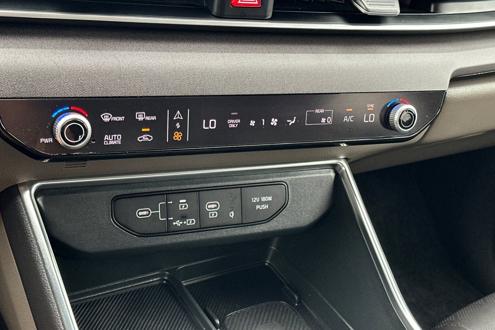 2025 Kia Carnival Hybrid EX