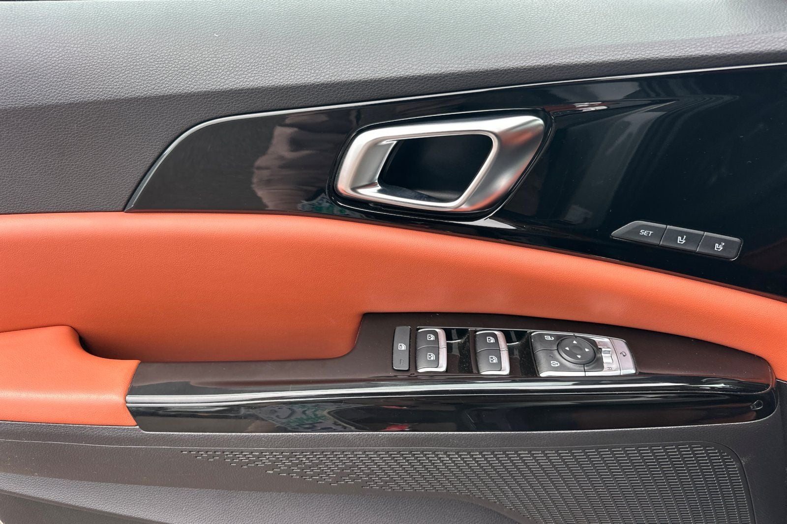 2024 Kia Carnival SX