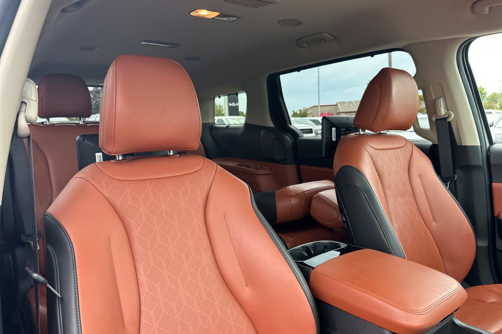 2024 Kia Carnival SX