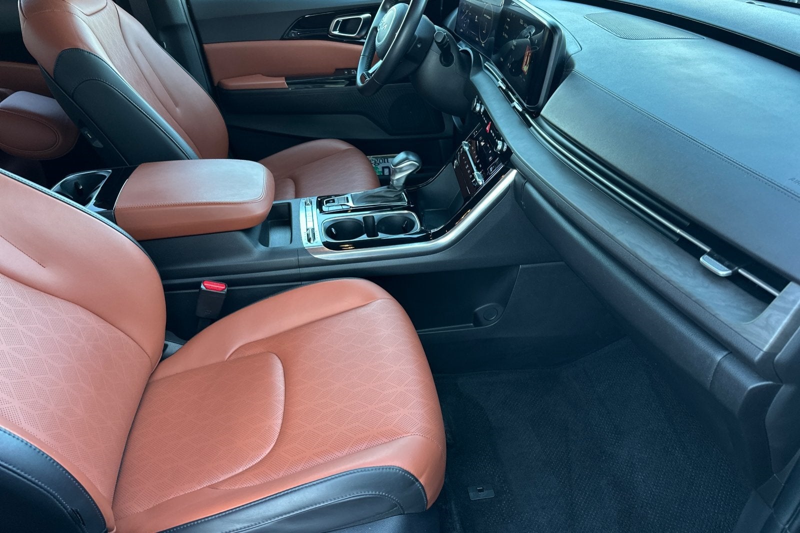 2023 Kia Carnival SX