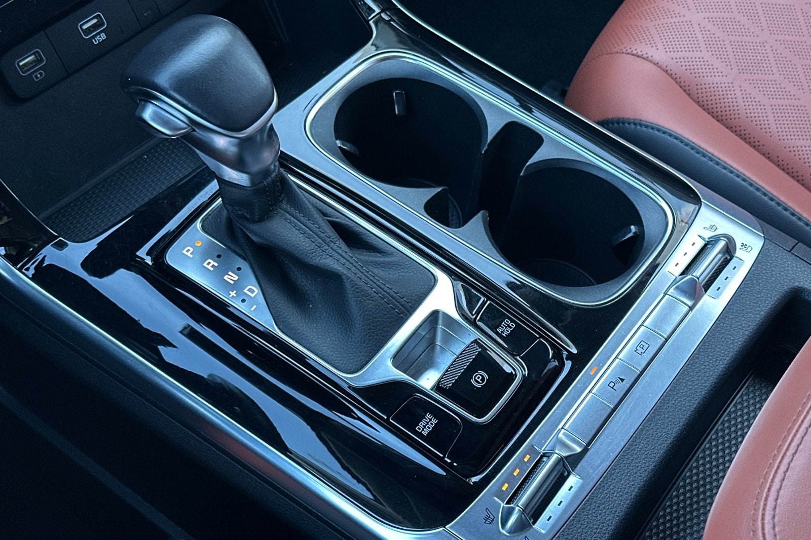 2023 Kia Carnival SX