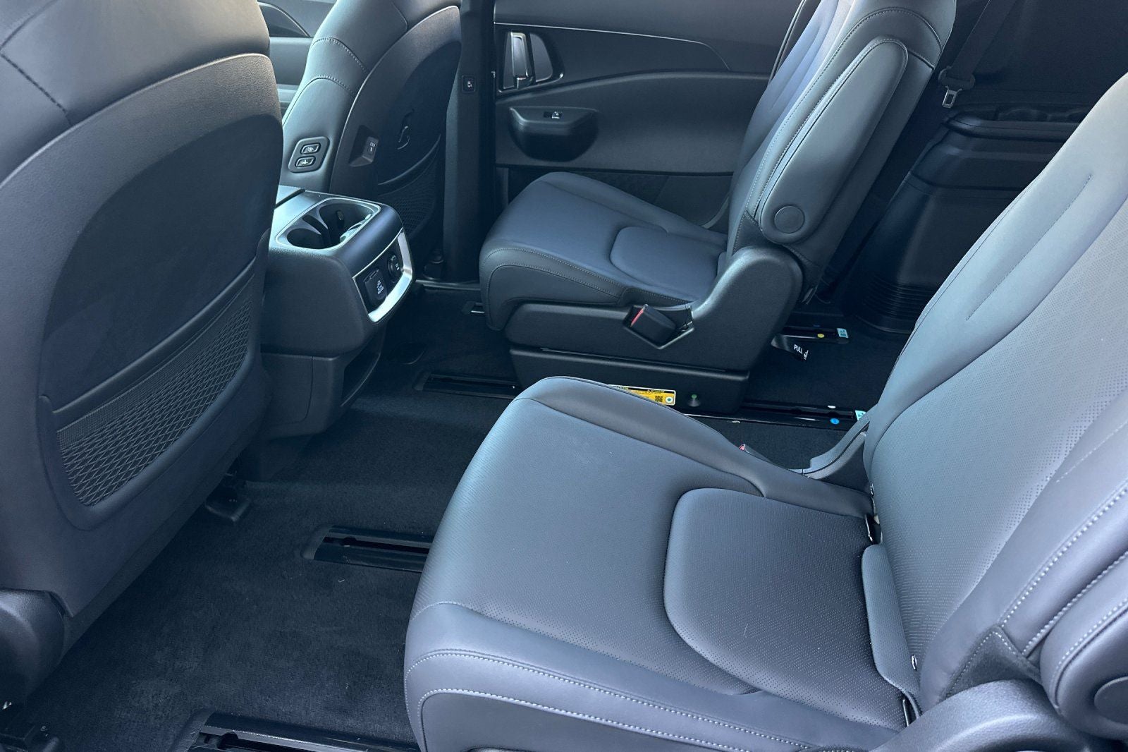 2027 Kia Carnival SX