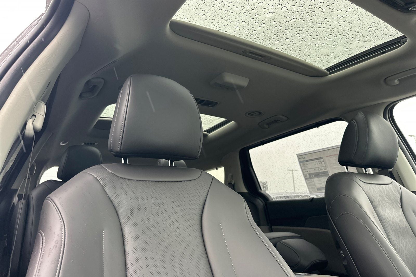 2027 Kia Carnival SX