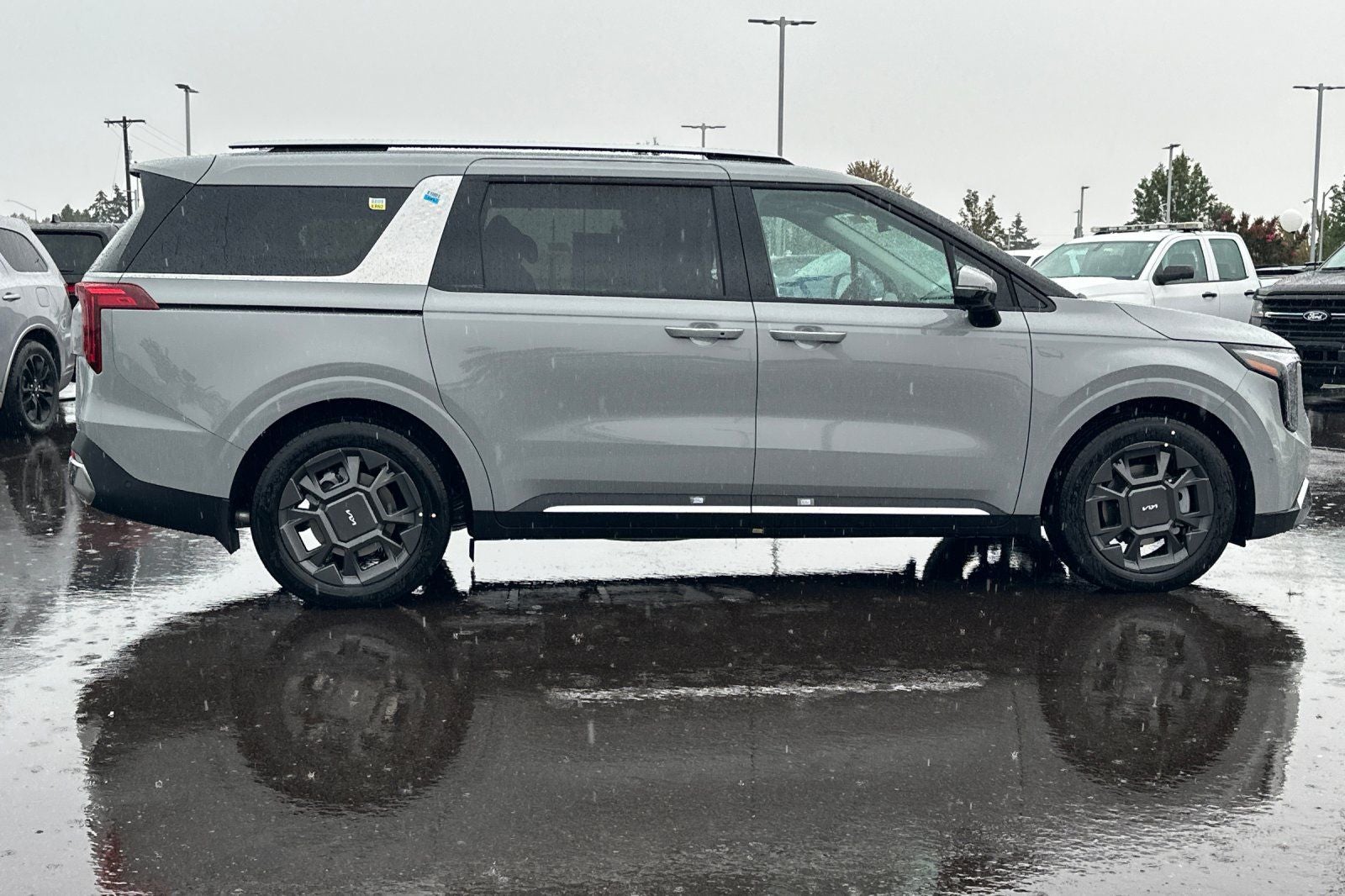 2027 Kia Carnival SX
