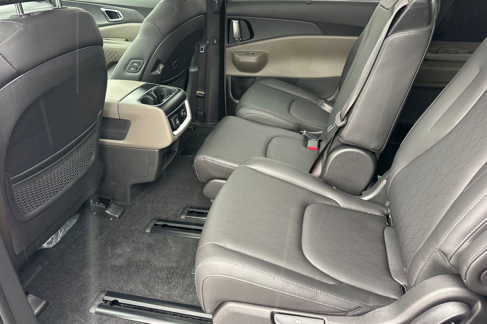 2027 Kia Carnival SX