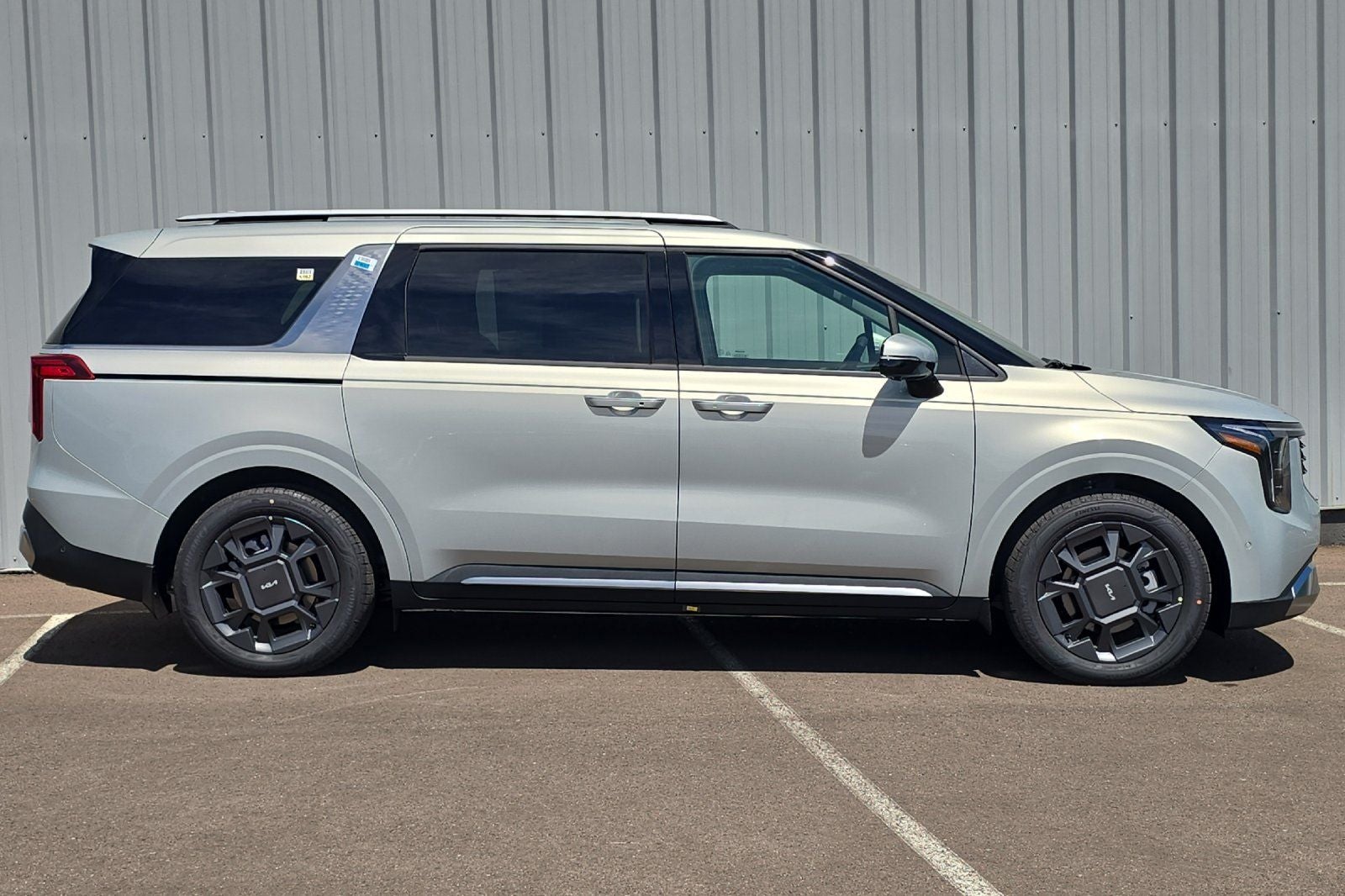 2027 Kia Carnival SX