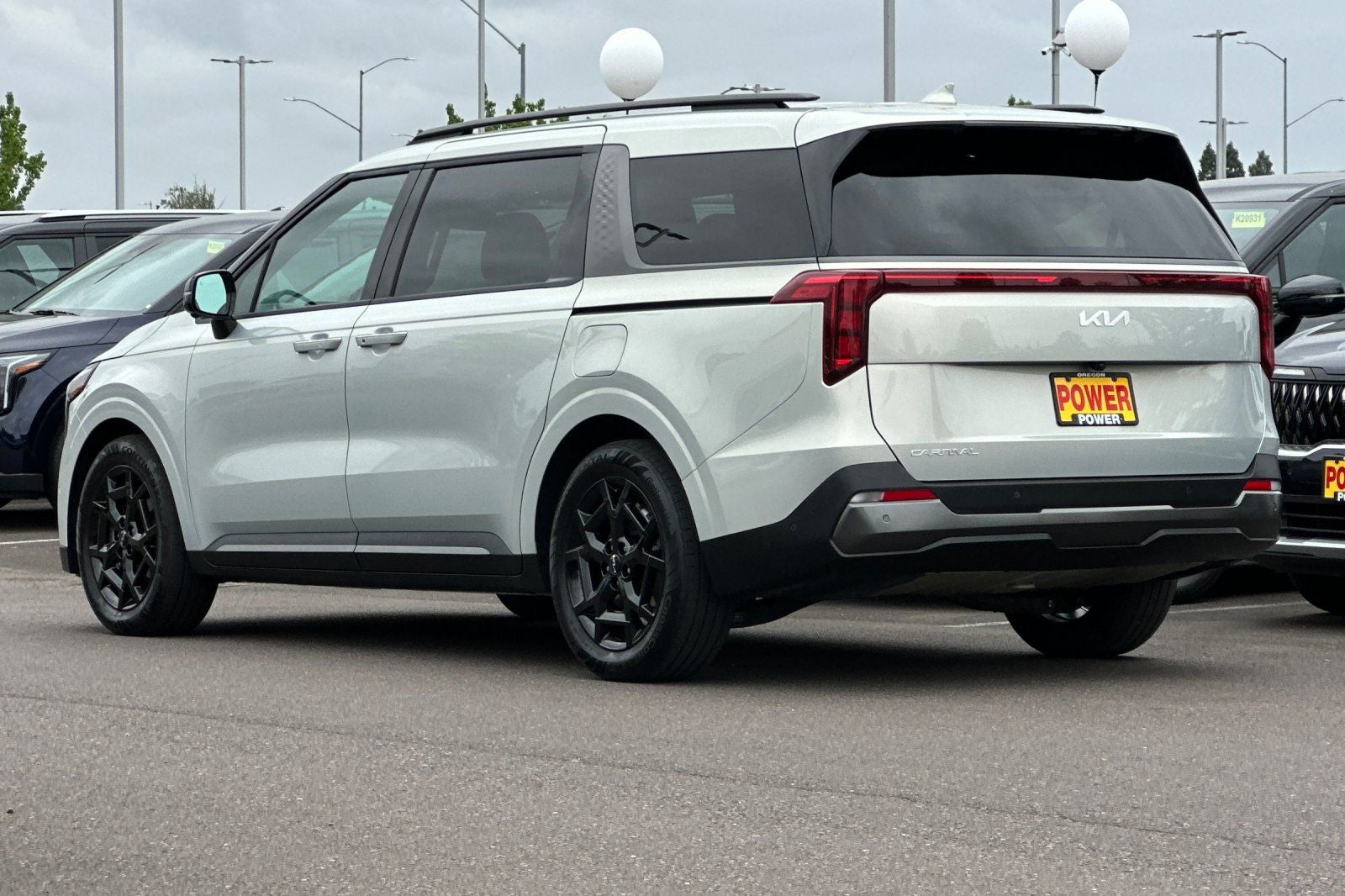 2025 Kia Carnival SX