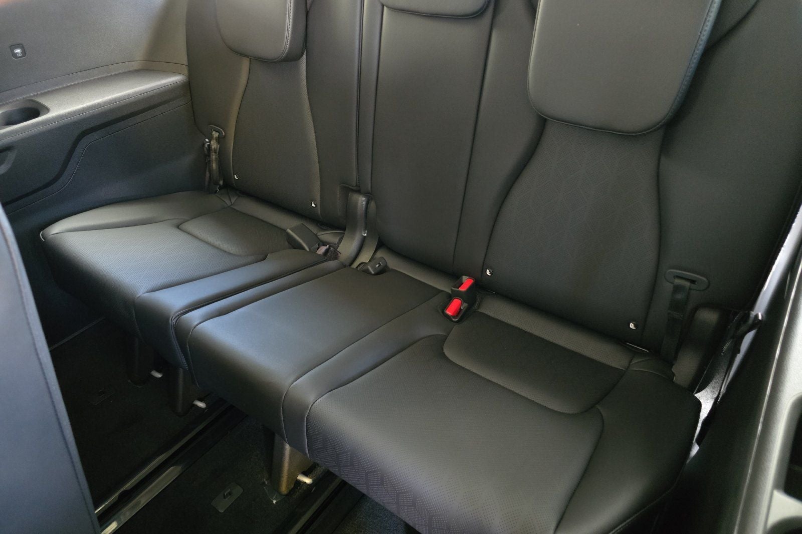 2027 Kia Carnival SX