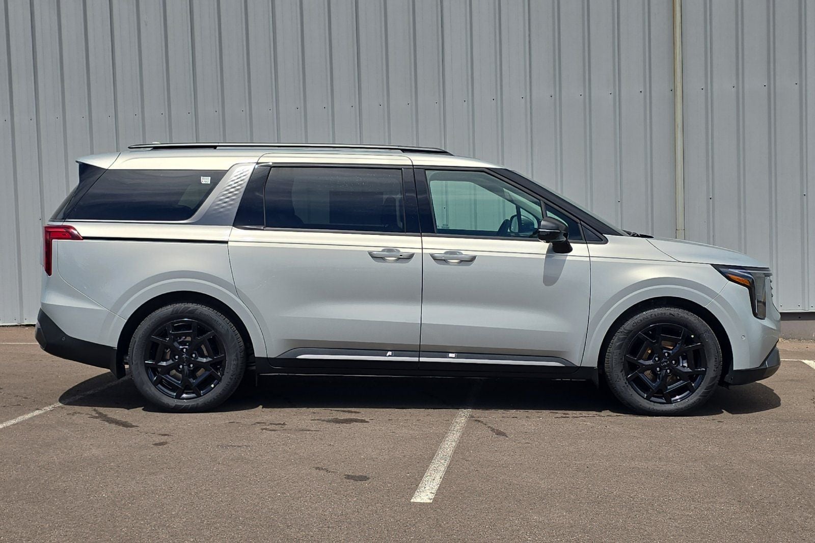 2027 Kia Carnival SX