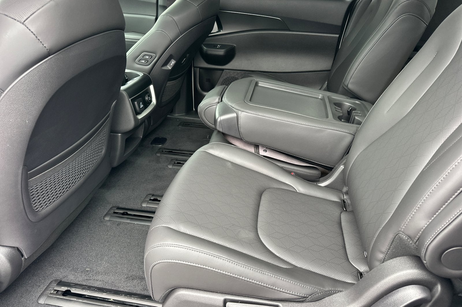 2027 Kia Carnival Hybrid SX
