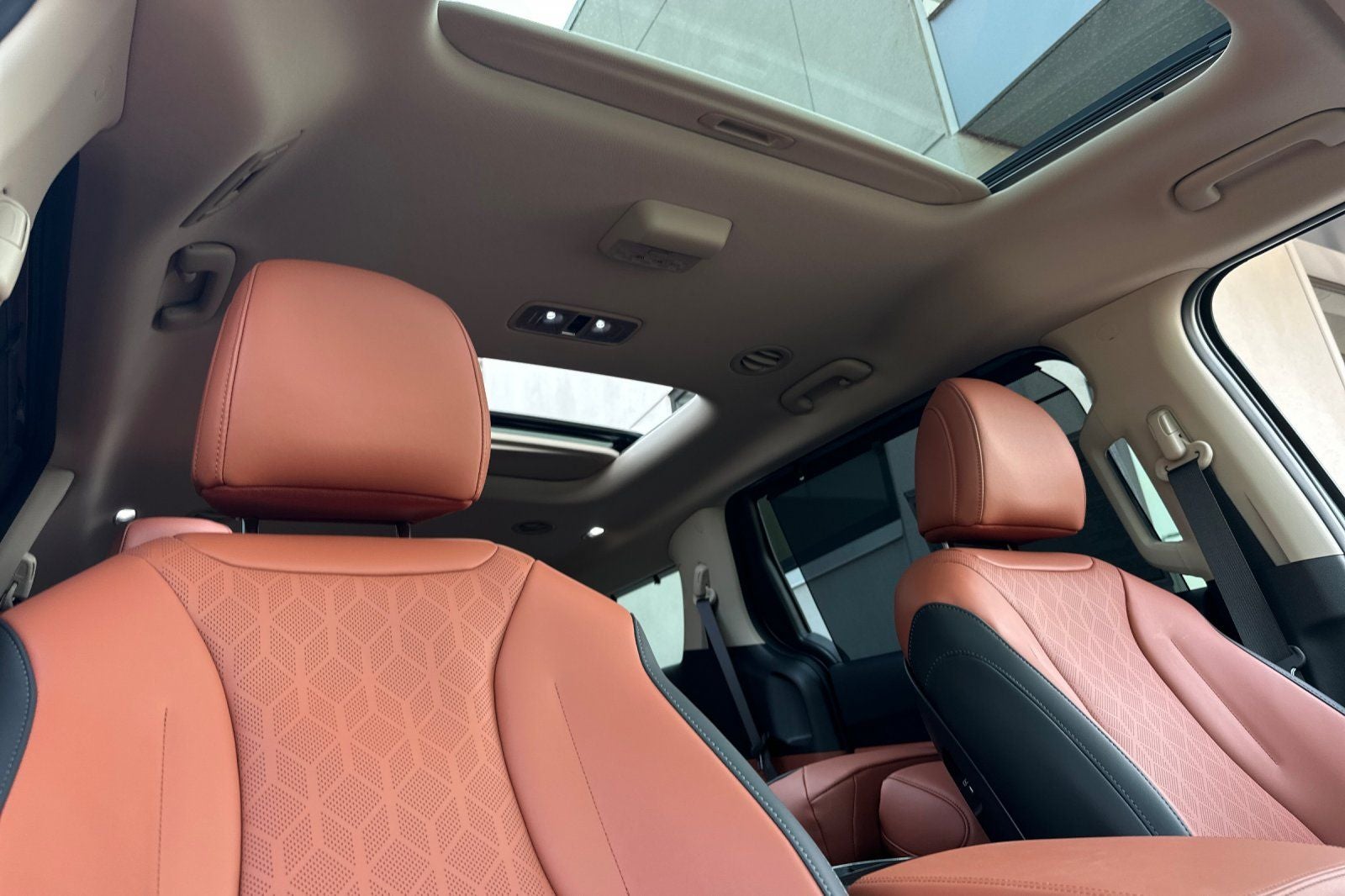 2027 Kia Carnival SX
