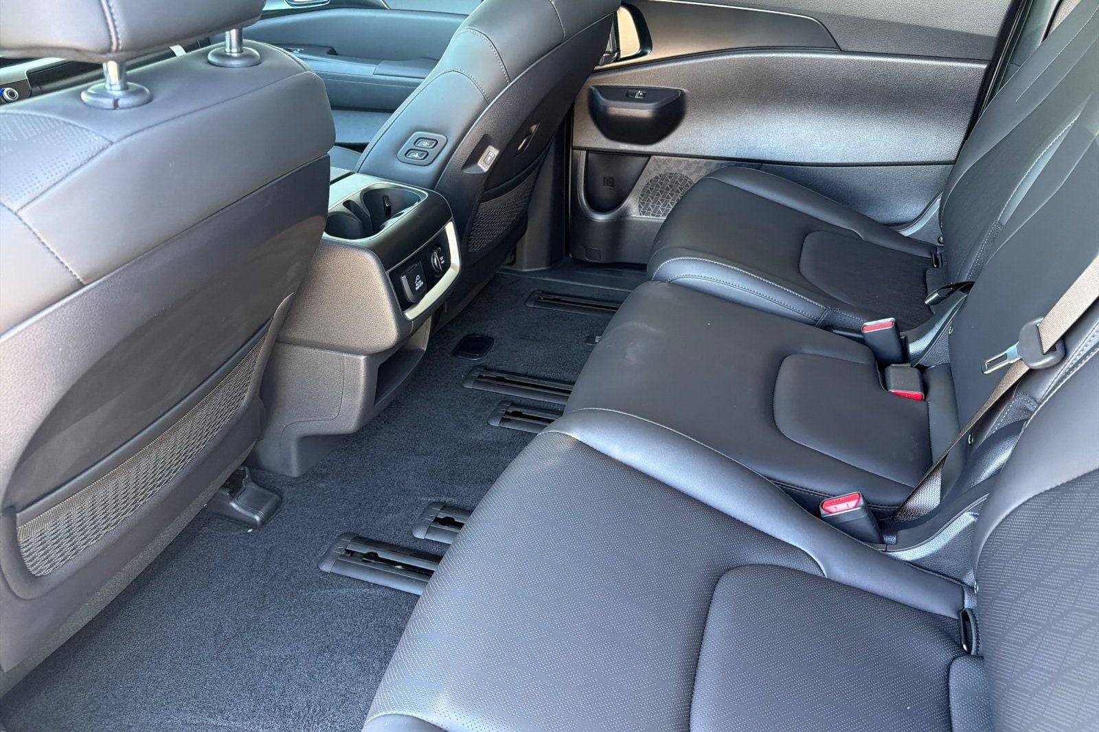 2027 Kia Carnival SX