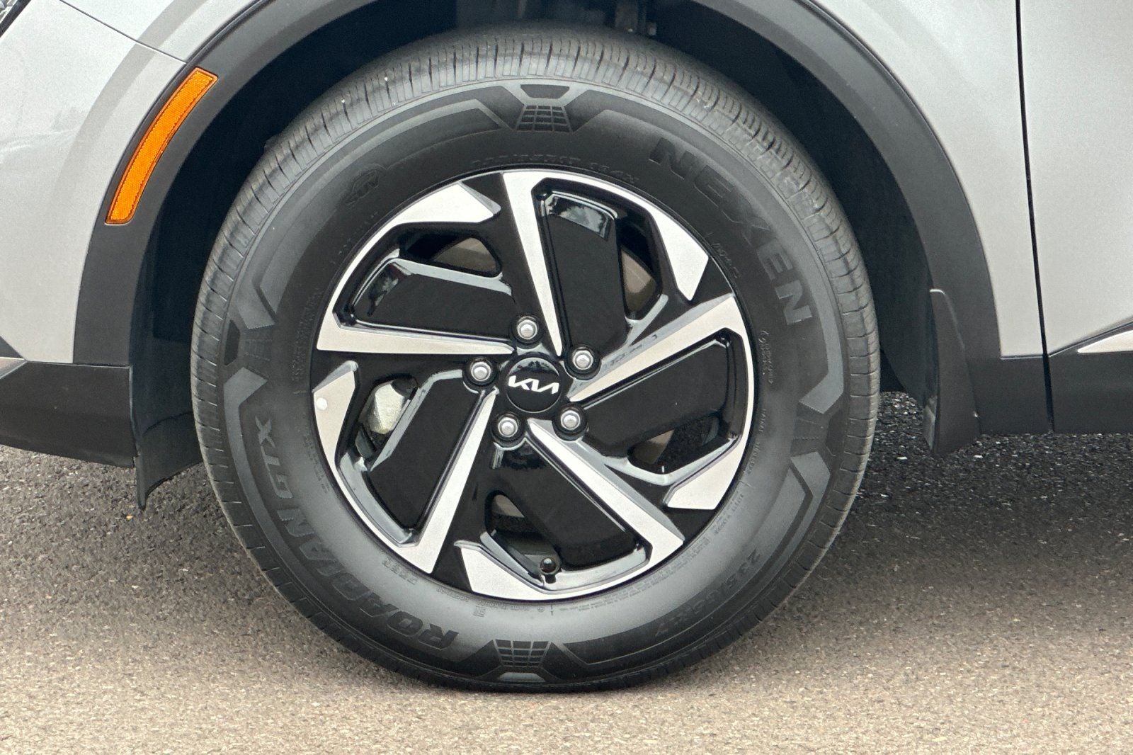 2025 Kia Sportage Hybrid LX