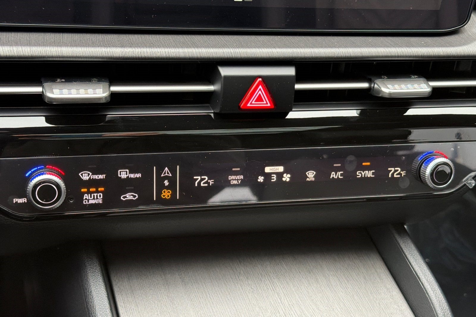 2026 Kia Sportage Plug-In Hybrid X-Line