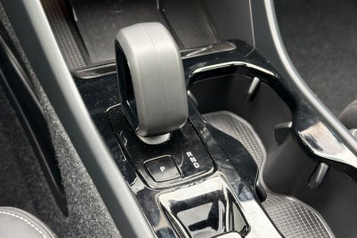 2025 Volvo XC40 B5 Ultra Dark Theme