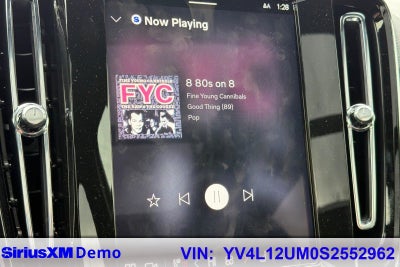 2025 Volvo XC40 B5 Ultra Dark Theme