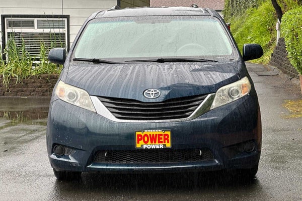2011 Toyota Sienna LE in Sublimity, OR - Power Auto Group